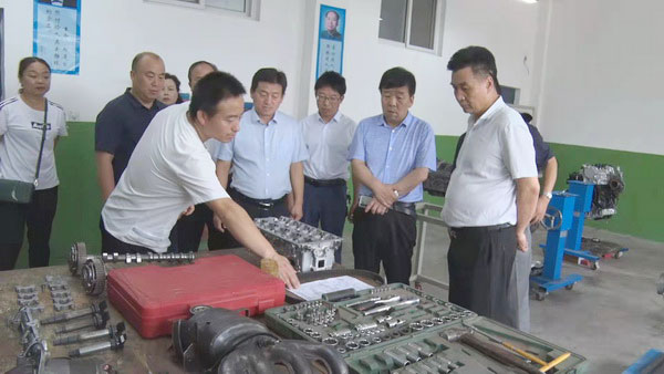 商州區(qū)政協(xié)調(diào)研職業(yè)教育發(fā)展情況