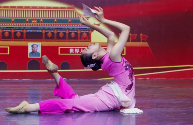 <font color='CD141C'>“小委员”有大视角！今年的模拟政协活动，同学们的提案很精彩</font>