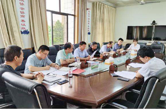 千陽縣政協(xié)辦公室黨支部召開黨員大會