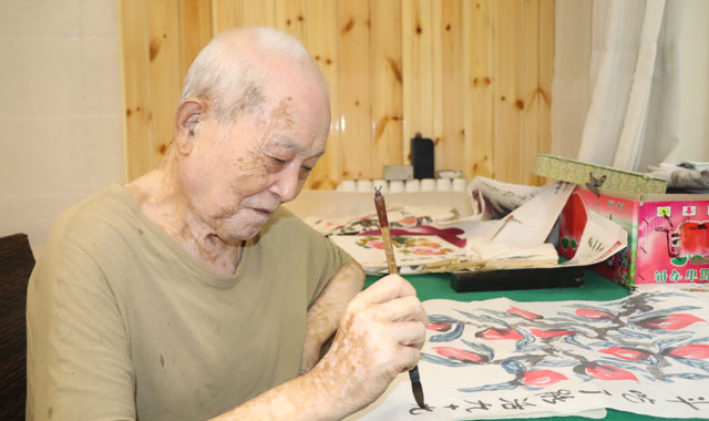 姜德华：用写作记录人生“果实”