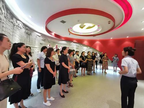 灃東兩個社區(qū)獲評全省示范社區(qū)