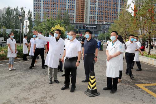 榆林市委常委、紀(jì)委書記王國(guó)忠到二院調(diào)研疫情防控工作