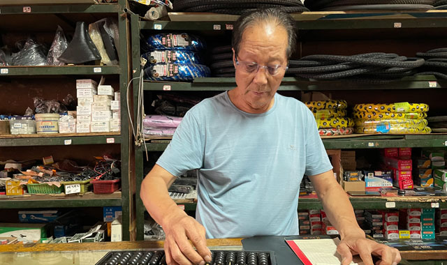 黄钢明和他的长江自行车营业部