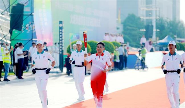 14岁中学生成火炬手 渭南迎来十四运会和残特奥会火炬时间