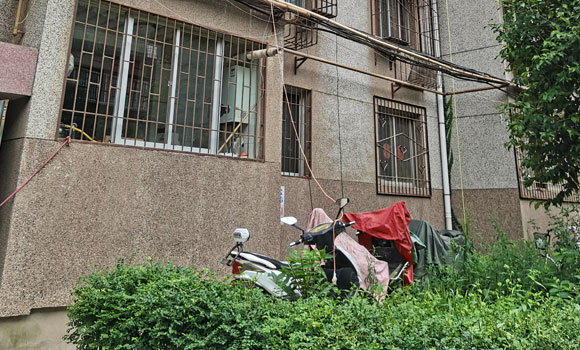 “飞线充电”：小区不容忽视的安全隐患