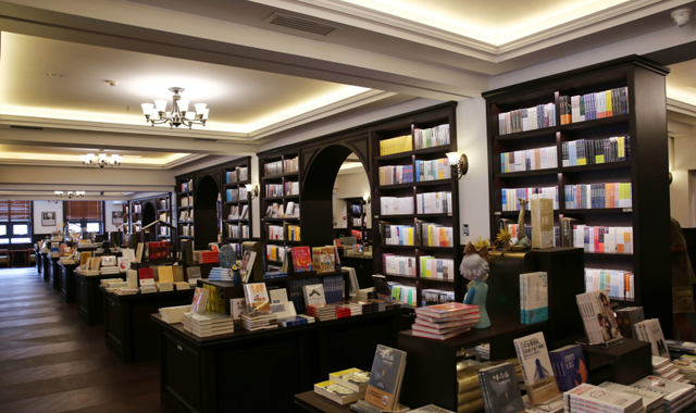 阔别多年 西安钟楼书店回归原址