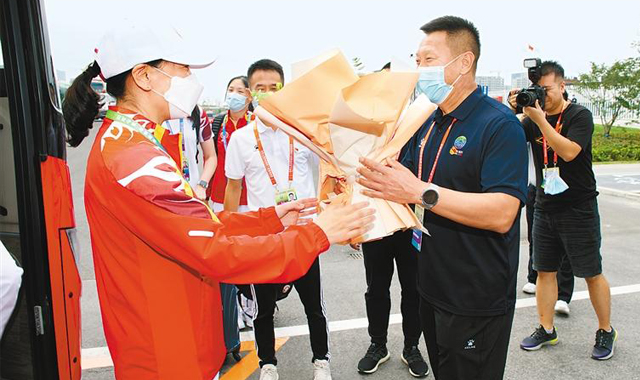 首批运动员入住全运村