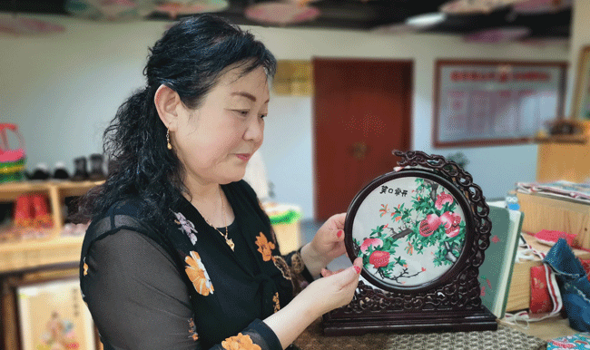 澄城刺绣非遗传承人杨彦宏：用“秦岭四宝”献礼十四运会