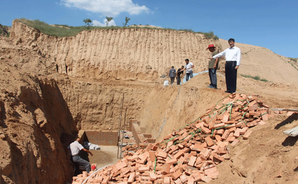 府谷縣：牢記初心使命 感受榜樣力量
