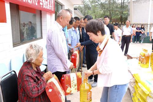 府谷县政协开展“服务群众、凝聚人心——我为群众办实事”主题委员活动日活动