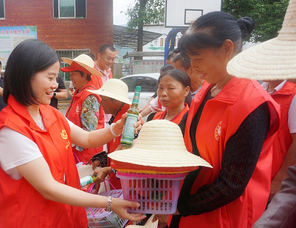 履職為民勇?lián)?dāng) 桂馥蘭香美名揚(yáng) ——記漢陰縣政協(xié)委員沈桂芝