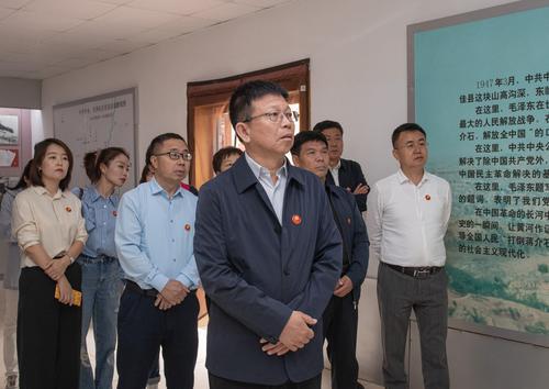 榆林市政協(xié)舉行委員“學(xué)習(xí)教育基地”授牌儀式