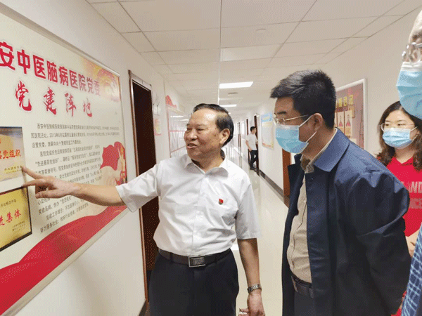 西安鐵道技師學院領導前往灞橋區(qū)新時代黨性教育基地開展黨建學習觀摩