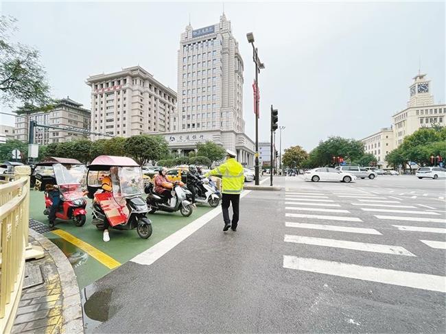 西安开展交通秩序大整治 遏制道路交通违法行为