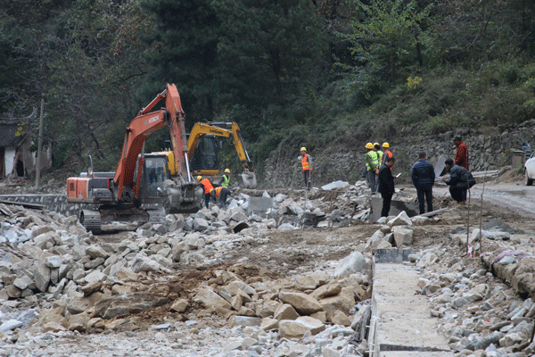 携手共建幸福家园——商州区杨斜镇灾后重建工作侧记