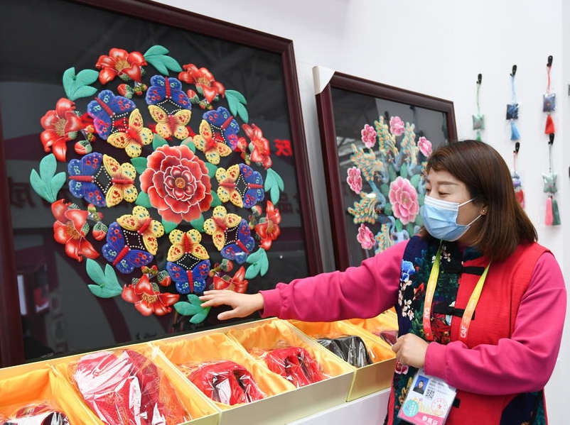 陕西乡村旅游展厅人气旺  ​295个省级乡村旅游示范村欢迎游客到来