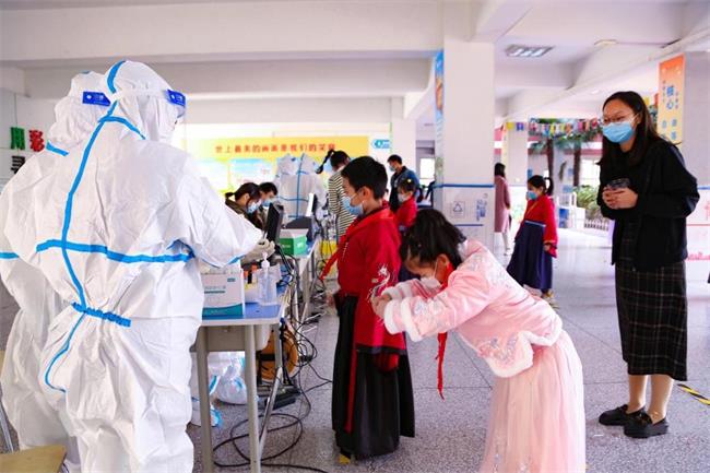 西安：抗击疫情 一座充满爱的城市