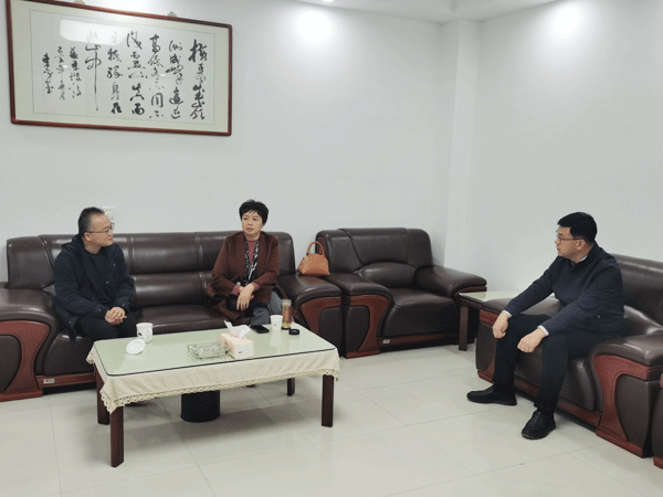 凤县政协在陕西震奥鼎盛矿业有限公司开展“三问三送”活动