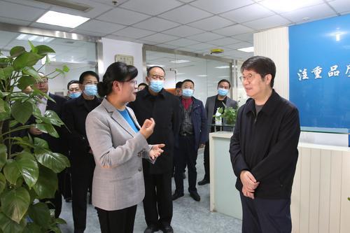 西安市政协主席岳华峰带队开展重点提案督办视察