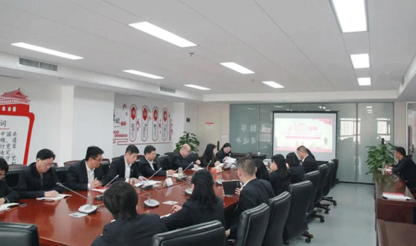 人無精神則不立，國無精神則不強(qiáng)