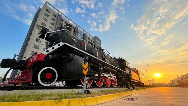 陕西高校首家以铁路文化为特色的教育基地落成