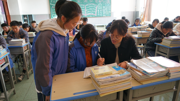 漢字故里綻芳華——記南京市江寧區(qū)援派洛南縣支教老師謝青
