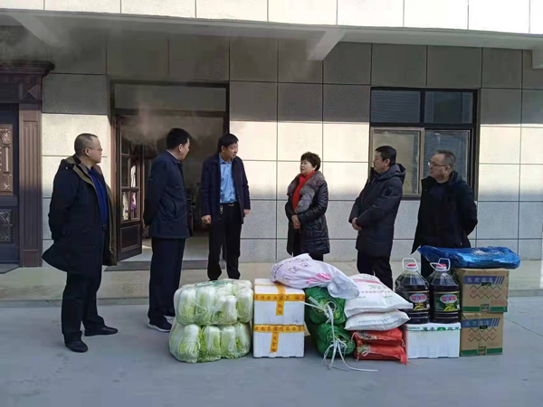凤县政协主席刘谆慰问企业一线职工