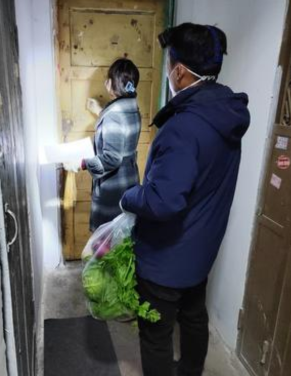 老社区的爱心暖流