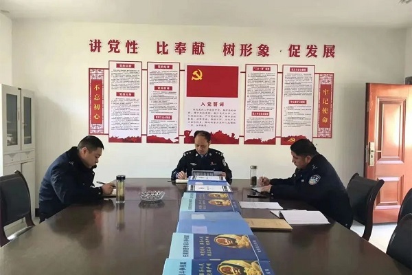 堅守書寫青春年華 為民踐行警察誓言——記安康市旬陽公安局麻坪派出所所長李冠華