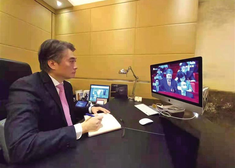 委员“云参会” 履职不缺席 ——住港澳省政协委员通过视频收看政协开幕会