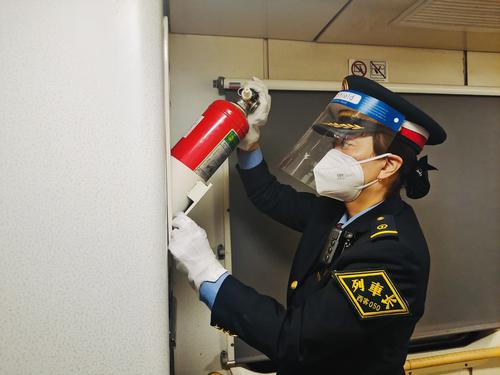 张静：其实我也很想家