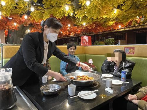 罗淑娟：把回家的机会让给基层职工