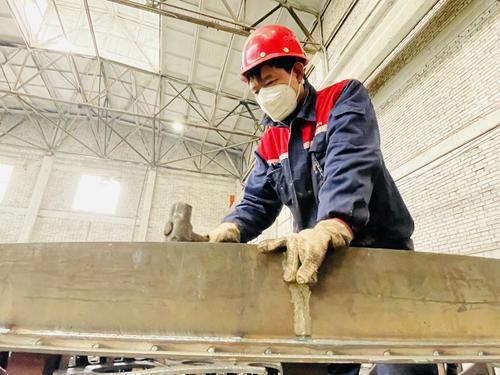 （新春走基層）拓明：勞模就要帶頭堅守崗位
