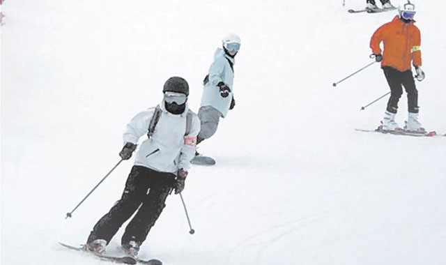 7天50多万人次走上滑雪场 陕西冰雪旅游火热开展