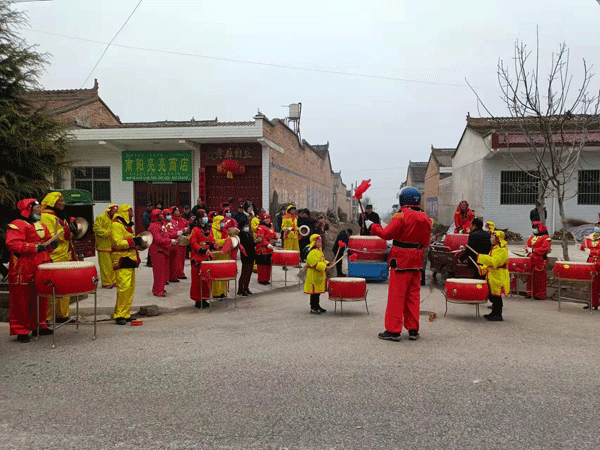 扶风县韩家窑村：锣鼓喧天闹元宵 敲响乡村振兴鼓点