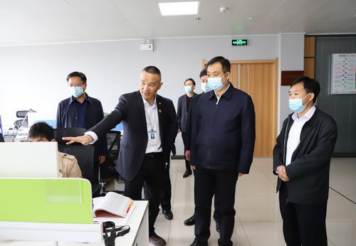 王宁岗在商南县调研时强调 扬优势 强融合 抓创新 以务实行动贯彻落实商洛市党代会及市两会精神