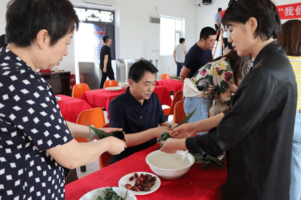 榆林市政协开展“我们的节日——端午”包粽子活动