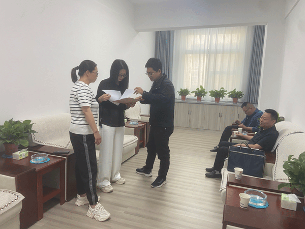 米脂县政协提案法制委开展提案办理情况走访督查
