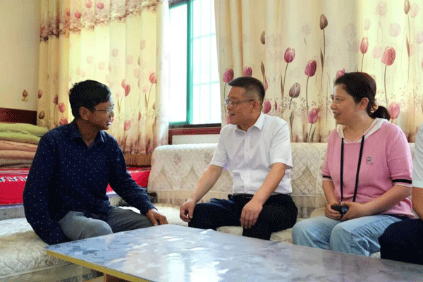 深入貫徹省黨代會精神 全面推動鄉(xiāng)村振興——崔歆赴長武縣胡家河村調研