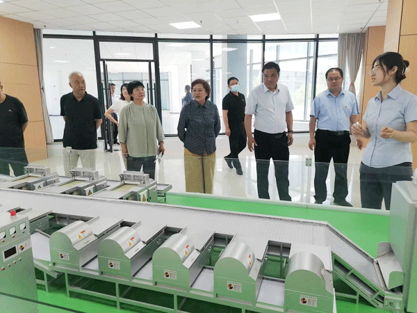 榆林市各界人士聯(lián)誼會調(diào)研子洲縣中醫(yī)藥事業(yè)發(fā)展