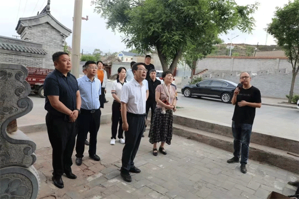 榆林市政协副主席苏世强一行赴神木、府谷调研古城保护 为疫情防控蹲点机关干部送清凉