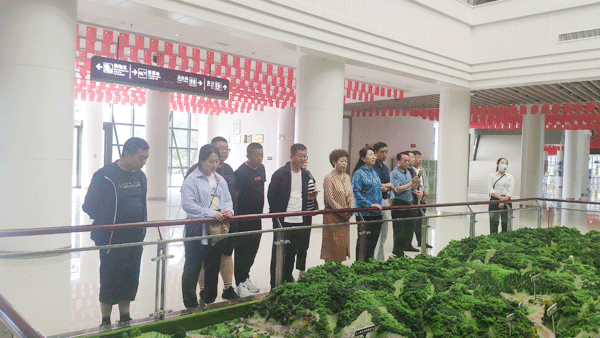 清涧县政协在陇县考察学习委员工作室建设、文旅融合及乡村振兴工作