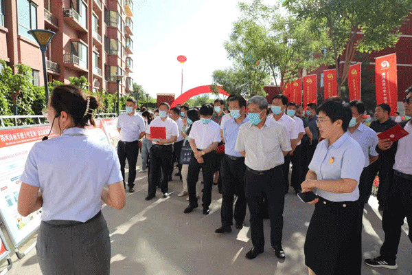  砥礪十年綻芳華 揚(yáng)帆起航再出發(fā)——榆林高新區(qū)小學(xué)舉行建校十周年慶祝大會(huì)
