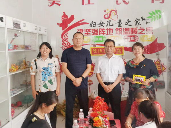 榆林市政协副主席王志强赴佳县工作联系点走访调研