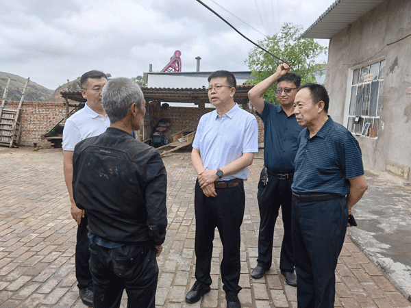 榆林市政协副主席高苗赴神木联系点走访调研