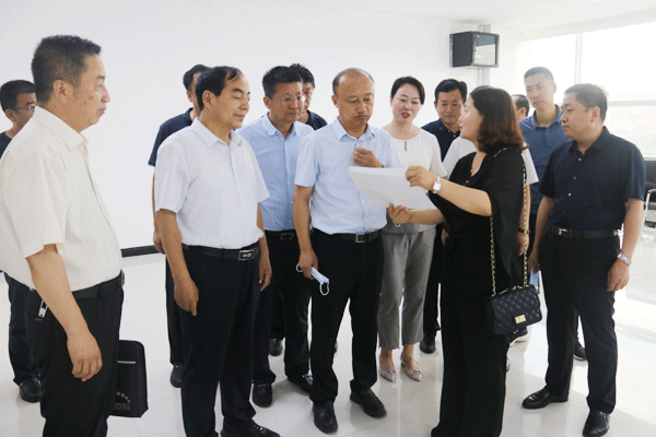 府谷县政协主席尚建林调研督导委员工作室建设情况