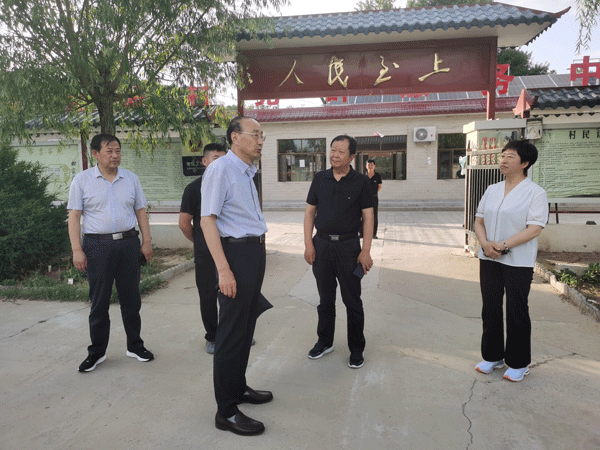  榆林市政协副主席惠德存深入工作联系点走访调研