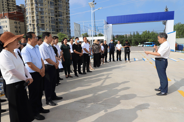 商洛市工商联组织民营企业家观摩城市建设管理重点项目