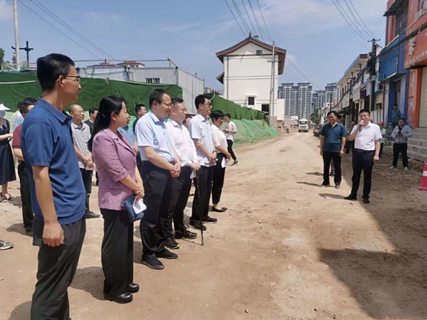 长武县政协调研城乡道路建设情况
