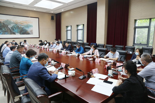 西安市政协召开十五届政协第四次月度协商座谈会